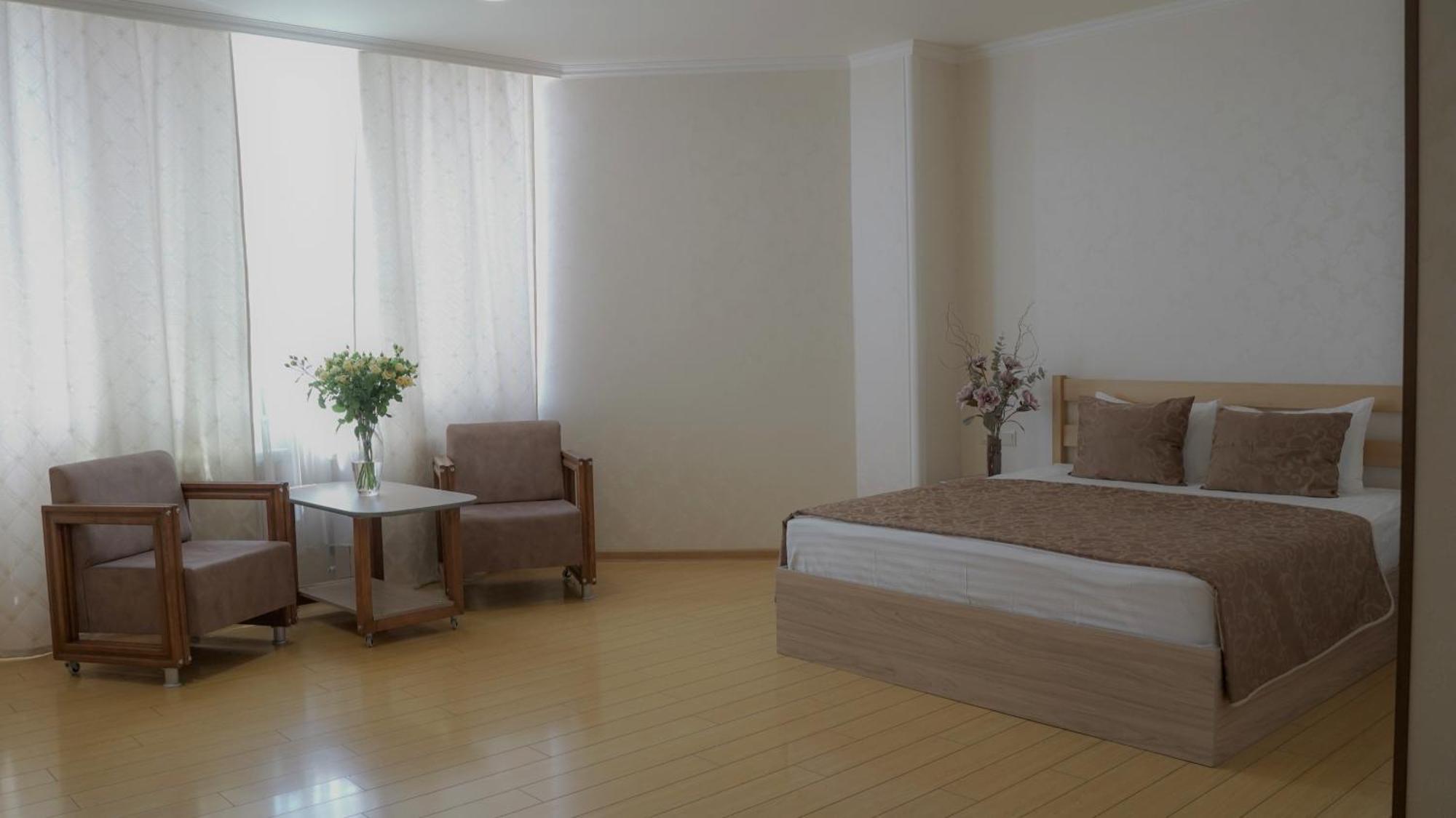 Inga Hotel Jereván Kültér fotó